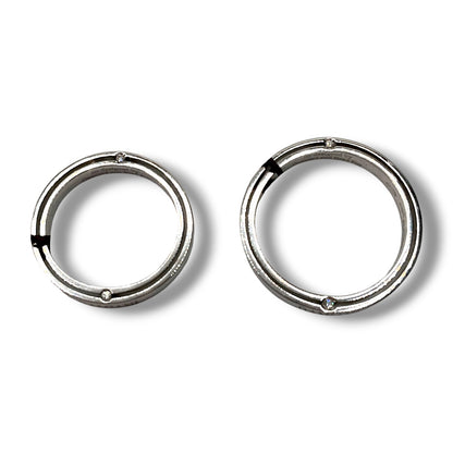Fede Nuziale Damiani D-Side in Platino e 4 Diamanti 3 mm - 71395921